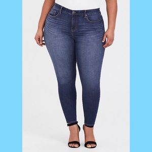 plus size curvy jeans